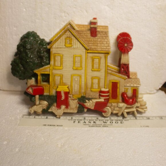 Homco Farmhouse Plastic 3D Wall Hanging Set of 2 - Picture 3 of 3